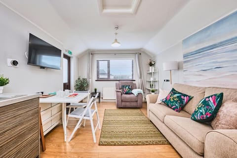 Central Portrush Apt by the Beach -Golf Terrace 4 Apartment in Portrush