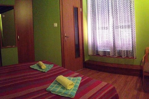 Toilet, Bed, Photo of the whole room, Bedroom, wardrobe