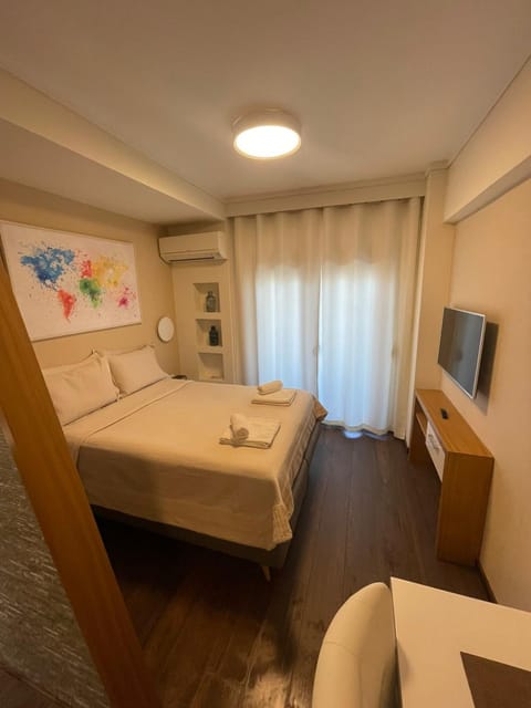 Bed, TV and multimedia, Bedroom, hair dresser