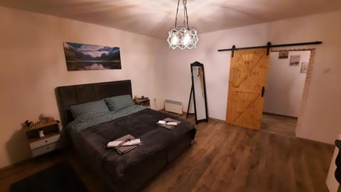 Bed, Bedroom, towels, wardrobe