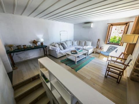 Κyma Mansion in Monemvasia House in Islands