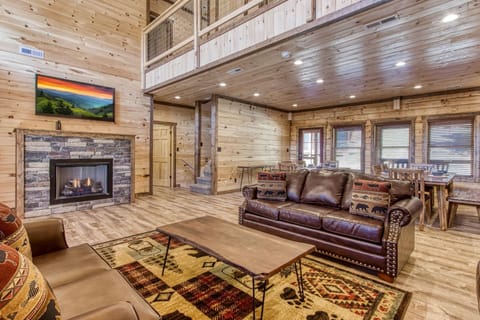 ERN840 - Splashin' Chalet - Brand New Cabin with Indoor Pool! Great Location! cabin Cabin in Pigeon Forge