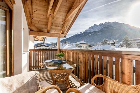 Day, Natural landscape, Winter, View (from property/room), Balcony/Terrace, Mountain view