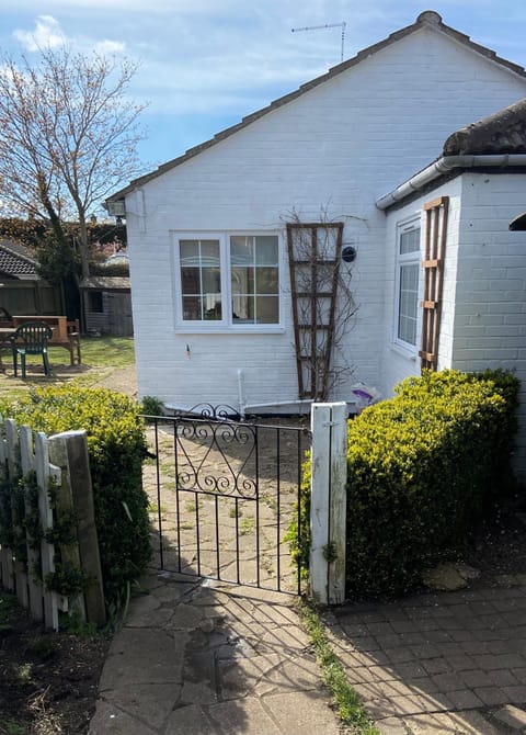 Field Cottage House in Whittlesey
