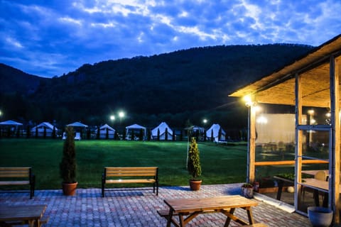 Property building, Restaurant/places to eat, Night, Balcony/Terrace