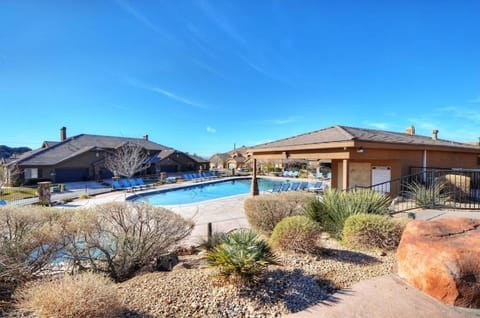 Canyon Cove at Coral Ridge 4239 Golf Course, and Sand Hollow Reservoir House in Washington