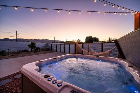 Joshua TreeYucca Valley Sunset Desert Retreat 6425 House in Joshua Tree