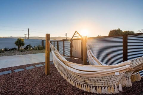 Joshua TreeYucca Valley Sunset Desert Retreat 6425 House in Joshua Tree