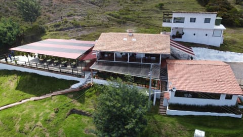 Restaurant/places to eat, Bird's eye view, microwave