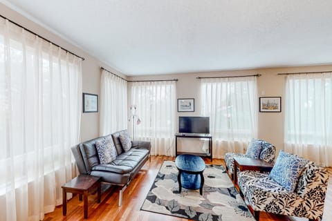 Rejuvenating Breeze House in Newport