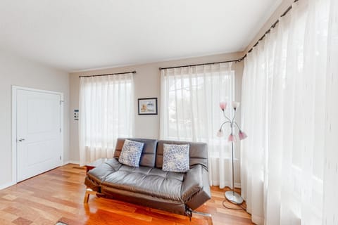 Rejuvenating Breeze House in Newport