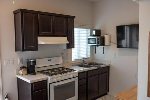 Coastal Tiny House 2 Queen Beds low loft House in San Luis Obispo