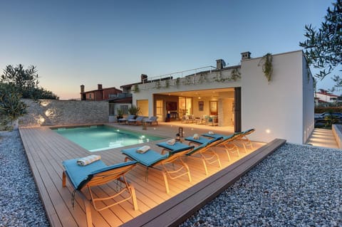 Traumvilla mit Blick auf die Brijuni Inseln, privatem Pool House in Pula