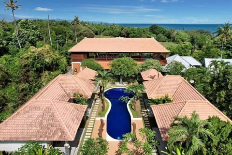 Property building, Spring, Natural landscape, Garden, Garden view, Sea view, Swimming pool, sunbed