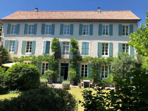 Property building, Day, Garden, Garden view