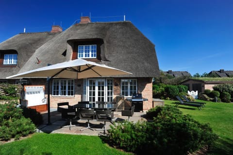 Property building, Garden, Garden, Balcony/Terrace, Balcony/Terrace