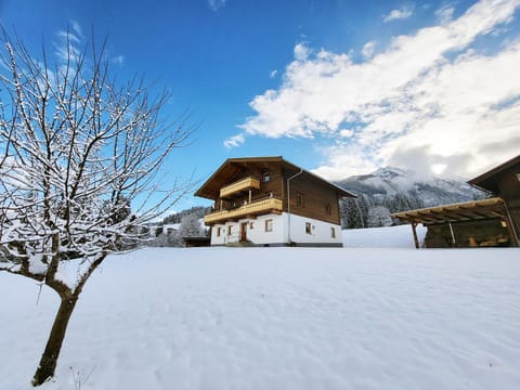Property building, Day, Natural landscape, Winter, Mountain view