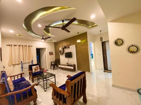 Night, Balcony/Terrace, Living room, Decorative detail, Dining area, wedding, air conditioner