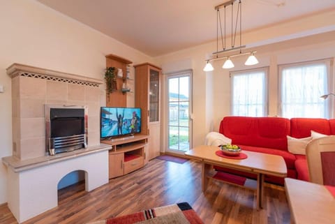 TV and multimedia, Living room, Seating area, Evening entertainment