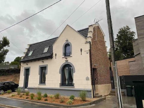 Property building, Day