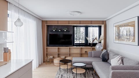 TV and multimedia, Kitchen or kitchenette, Living room
