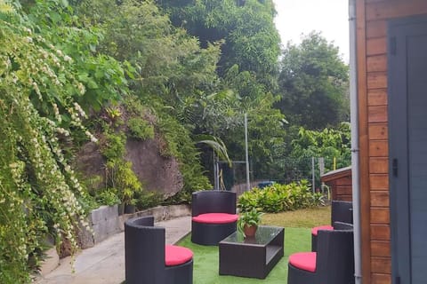 Patio, Garden, Living room