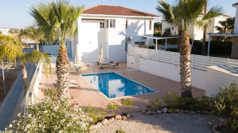 Garden, Pool view, Swimming pool, Swimming pool, sunbed