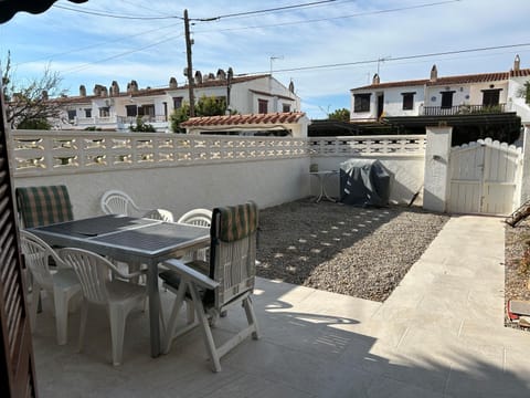 Garden, Balcony/Terrace