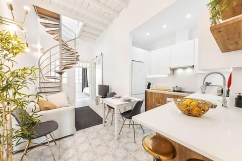 Kitchen or kitchenette, Living room, Dining area, stove