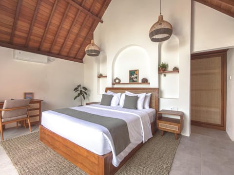 Photo of the whole room, Bedroom