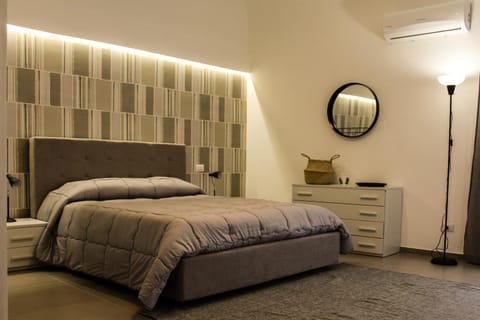 Bed, Bedroom, air conditioner