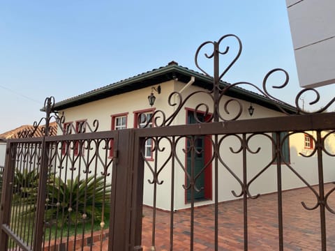 Property building, Facade/entrance, Day