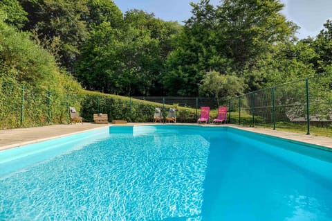 Natural landscape, Garden view, Swimming pool, sunbed