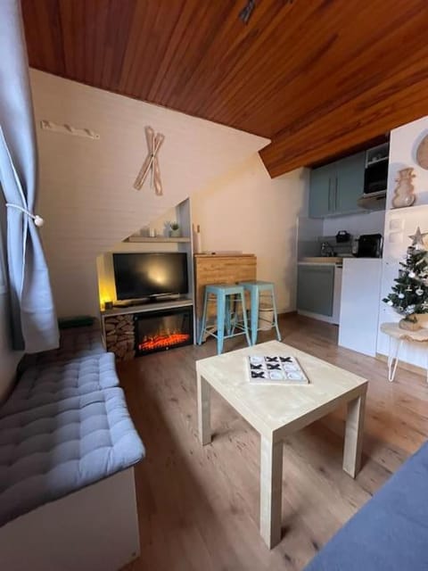 Communal lounge/ TV room, TV and multimedia, Kitchen or kitchenette, Dining area