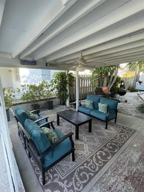 The StarFish Bungalow 1B/1B House in Tierra Verde