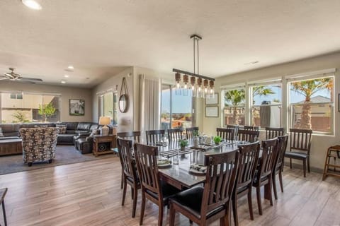 PV 99 Private Hot Tub, Ping Pong Table, Xbox X series and Resort Amenities House in Santa Clara