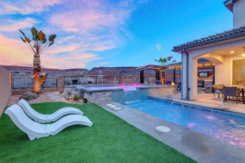 Paradise at 3 Pools at Paseos 1373 Resort Private Kiddy Pool, Adult Pool, Hot Tub, & more House in Washington