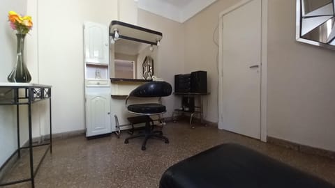 Living room, hair dresser