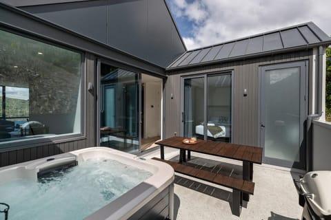 Day, Hot Tub