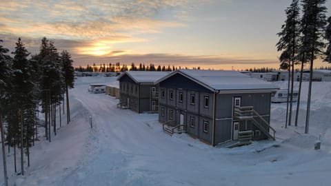 Property building, Day, Natural landscape, Winter, Skiing, Sunrise, Sunset