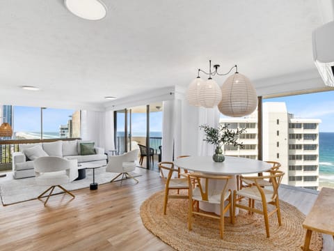 View (from property/room), Balcony/Terrace, Living room, Seating area, Dining area