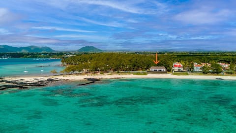 Bird's eye view, Beach, Mountain view, Sea view
