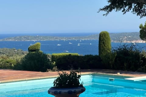 Breathtaking sea view over Saint-Tropez House in Cogolin