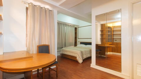 Bed, Living room, Photo of the whole room, Bedroom, wardrobe