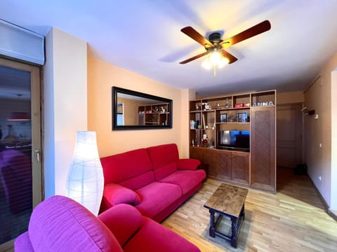 Communal lounge/ TV room, TV and multimedia, Living room, Seating area, Evening entertainment, fireplace
