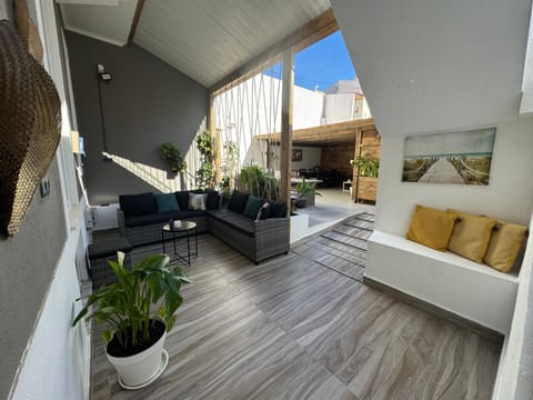 Patio, Seating area