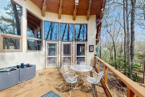 Red Fox Lair House in Franklin