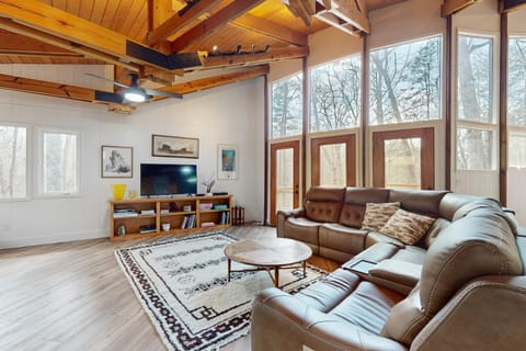 Red Fox Lair House in Franklin