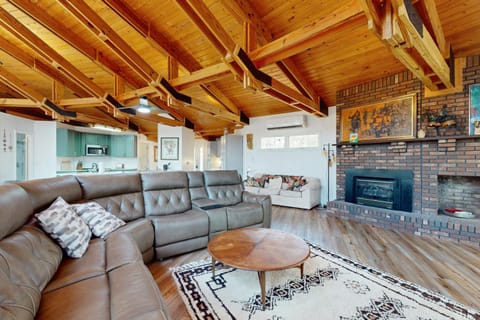 Red Fox Lair House in Franklin