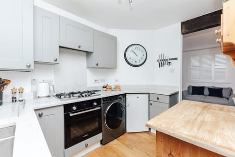 Chalk house - Pet friendly House in Henley-on-Thames